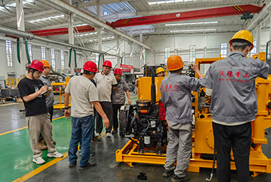 中国铁建领导莅临河南沃德重工考察交流